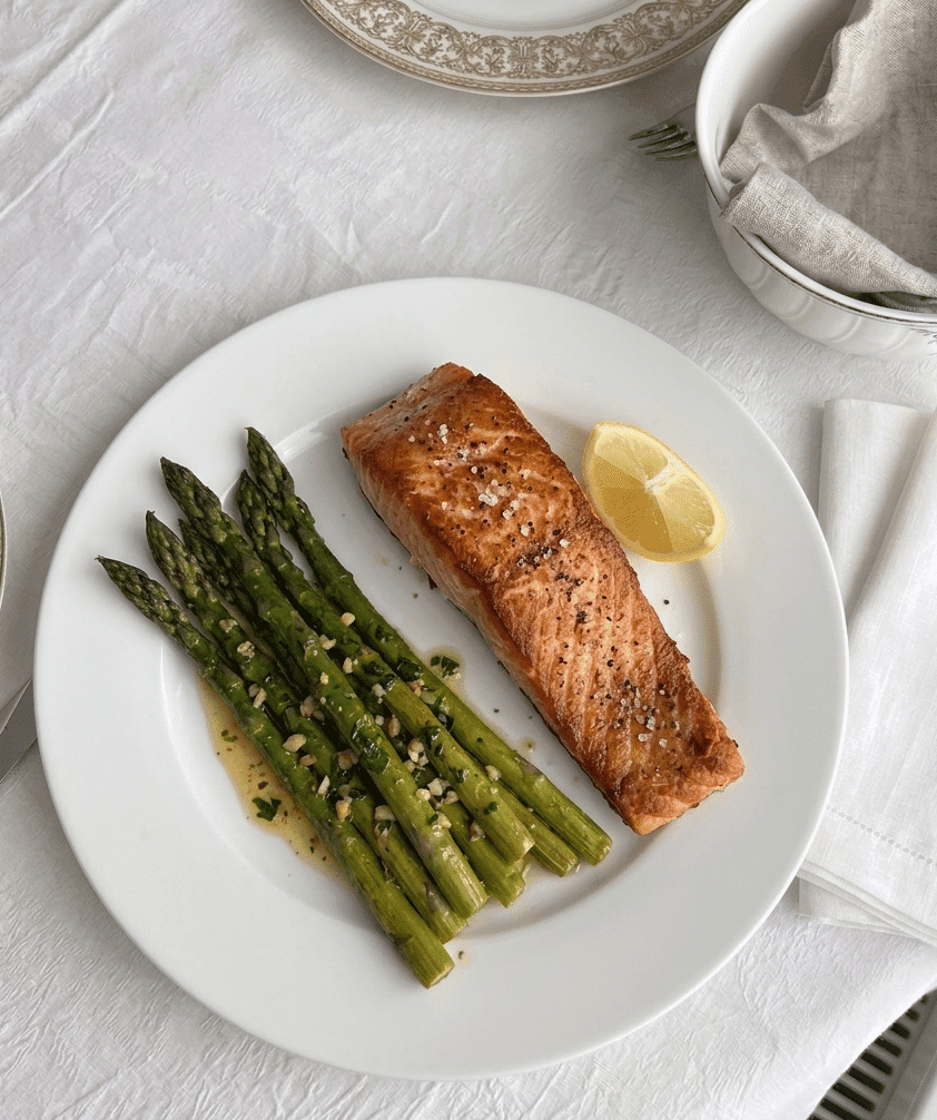 keto salmon with asparagus